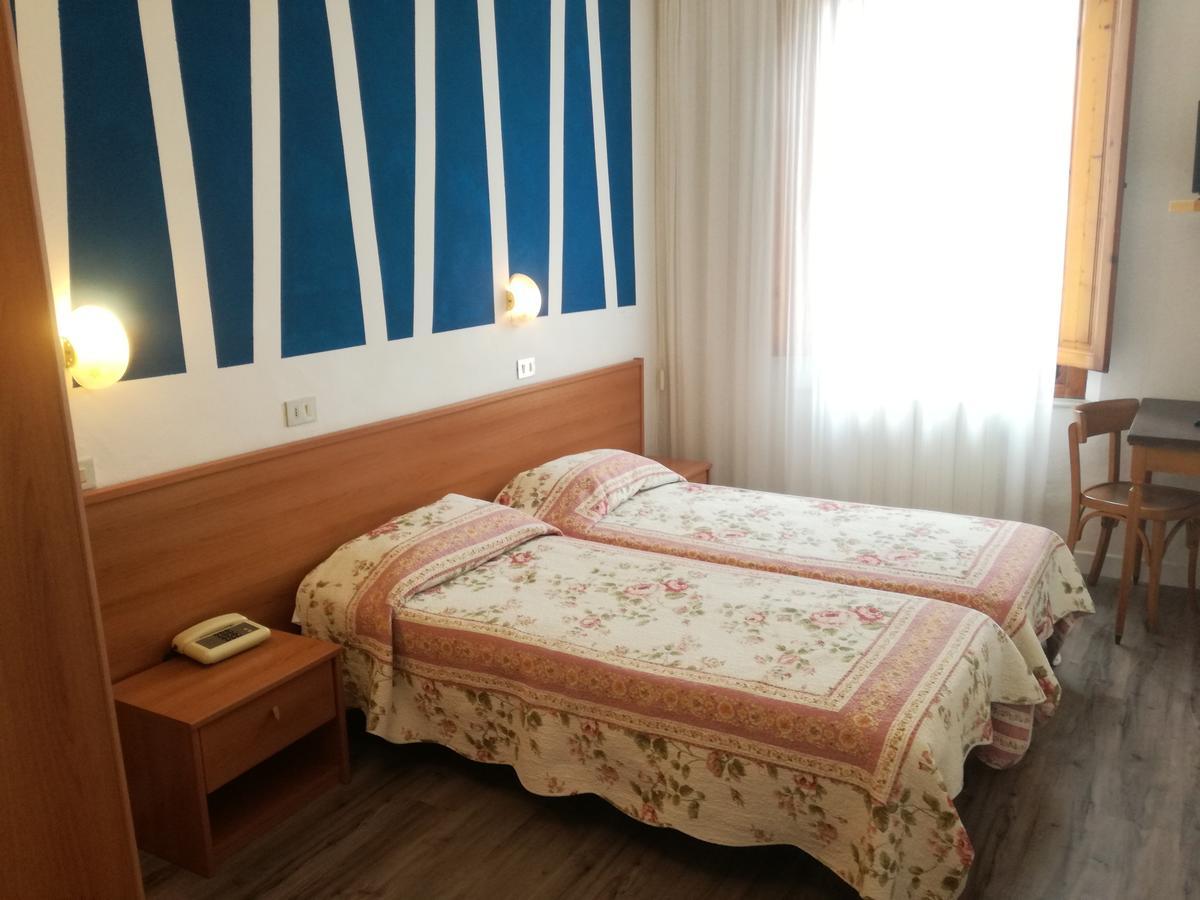 Hotel Prati Монтекатіні-Терме Екстер'єр фото